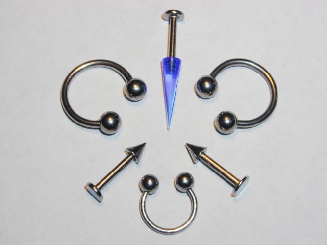 Piercing labret