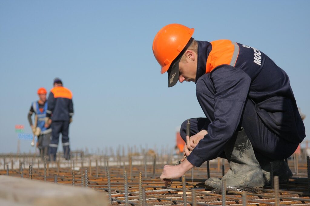 Pourquoi choisir le pantalon de travail Blaklader X1900 pour vos chantiers ?