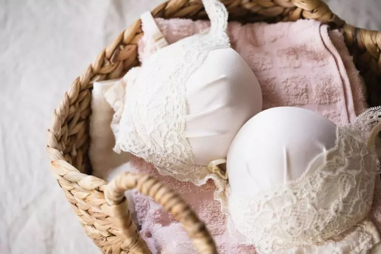 decollete-lingerie-comment